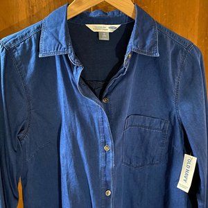 Dark chambray collared shirt